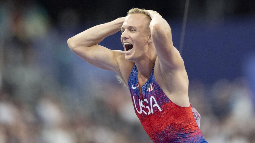 Kendricks wins silver medal in pole vault at Olympics